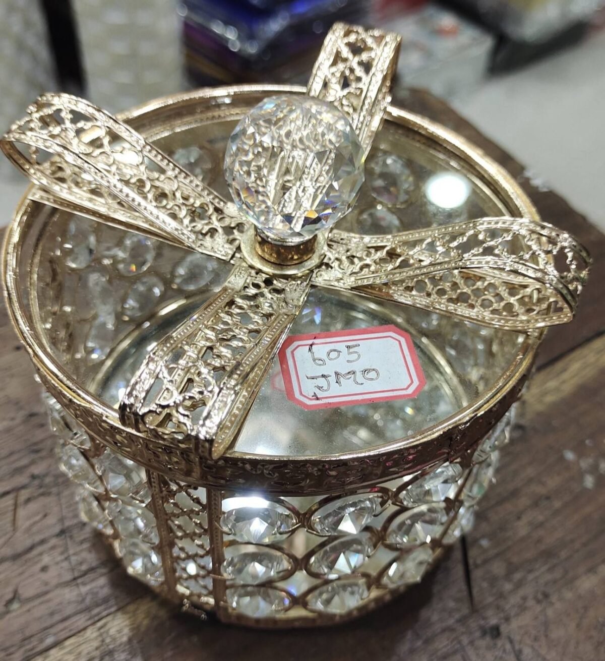 Cristal Stone and Metal body Jewelry Box - Image 4